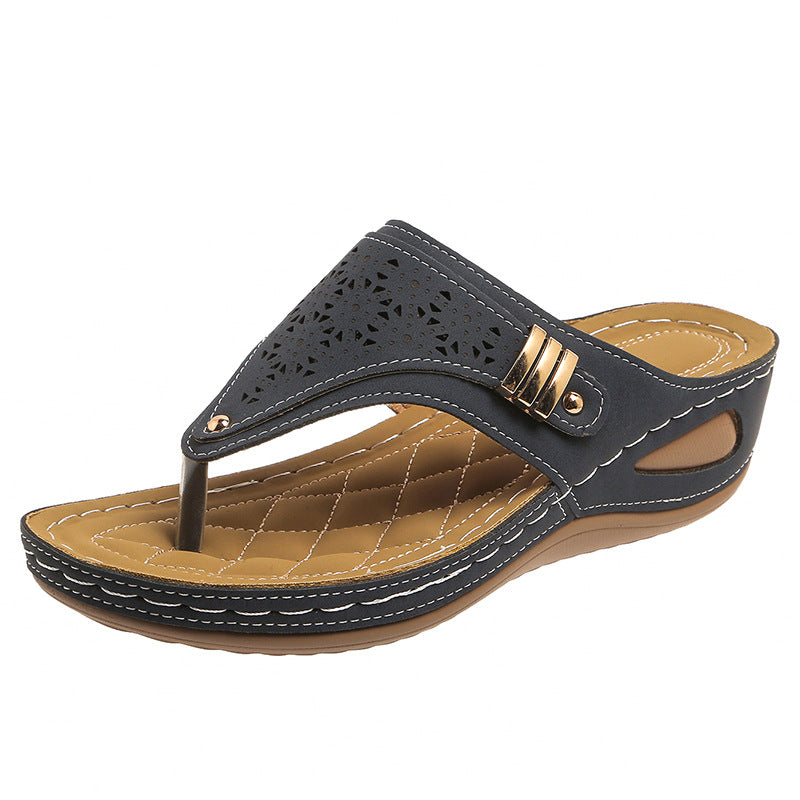 Wholesale Casual Wedge Women's Flip-flops Breathable All-match Lightweight Slippers in stock