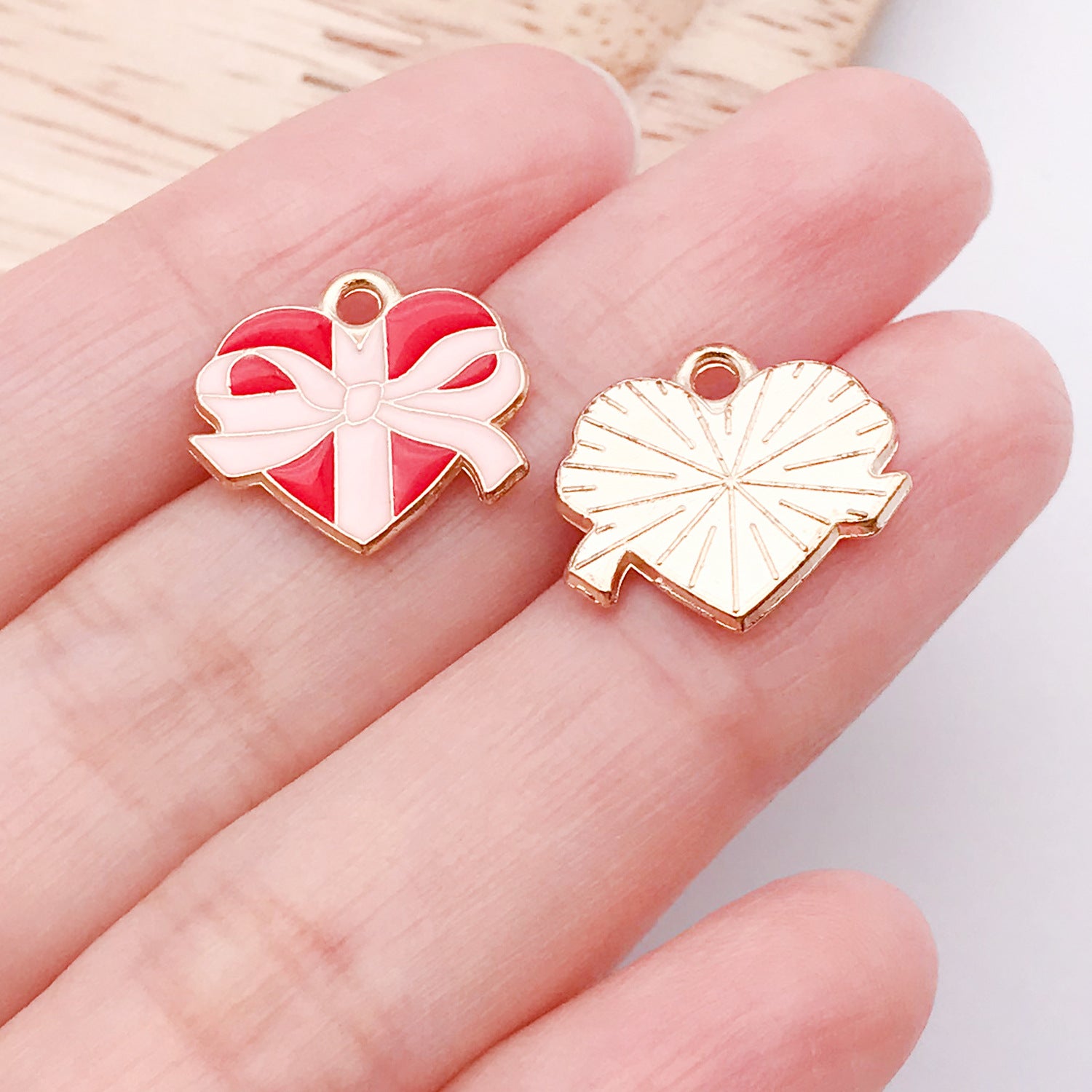 Wholesale Valentine' s Day Love Variety Cartoon Jewelry Accessories Pendant