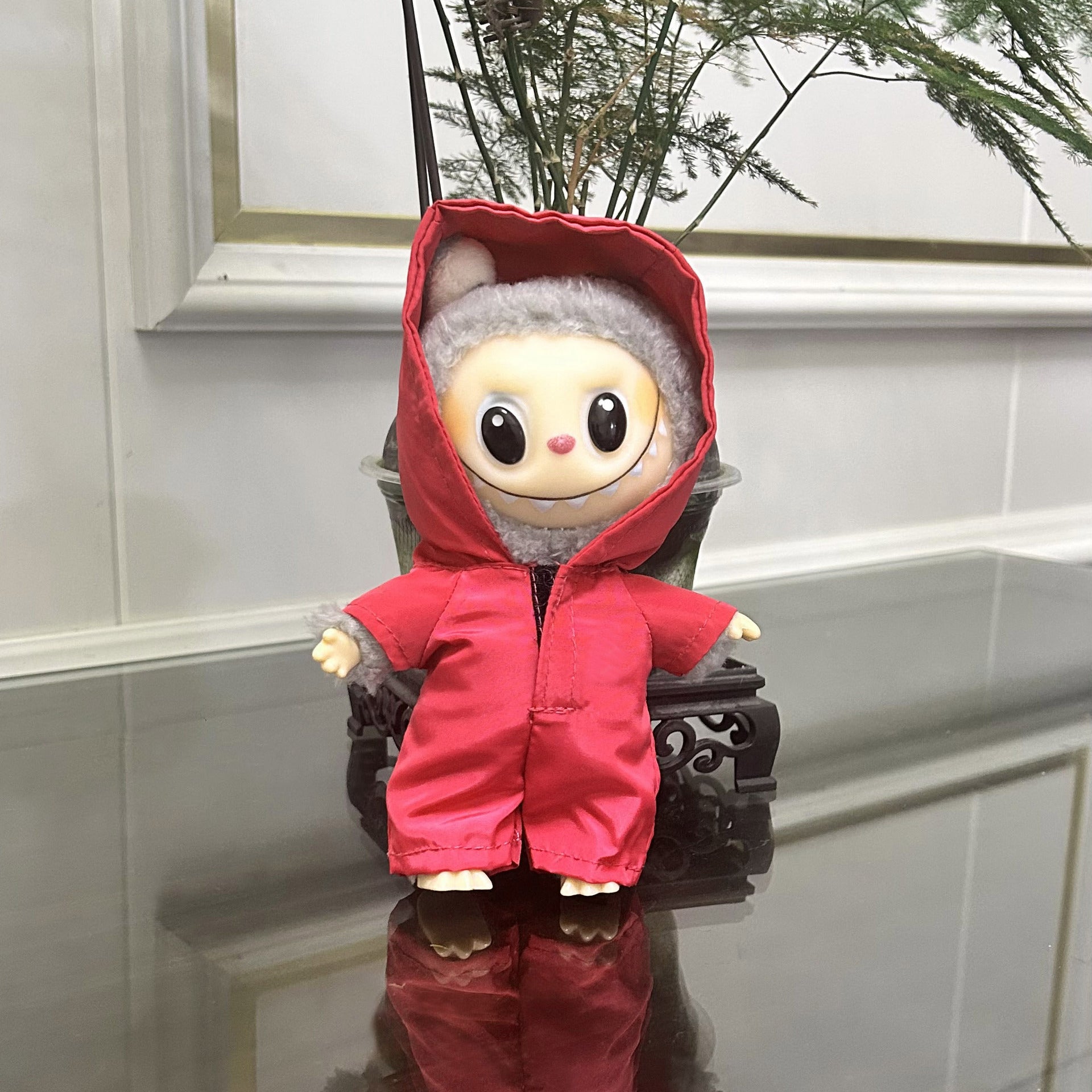 Wholesale 17cm Clothing  Shoes MP5 Weapo Vinyl Keychain  Lychee Red Doll Accessories