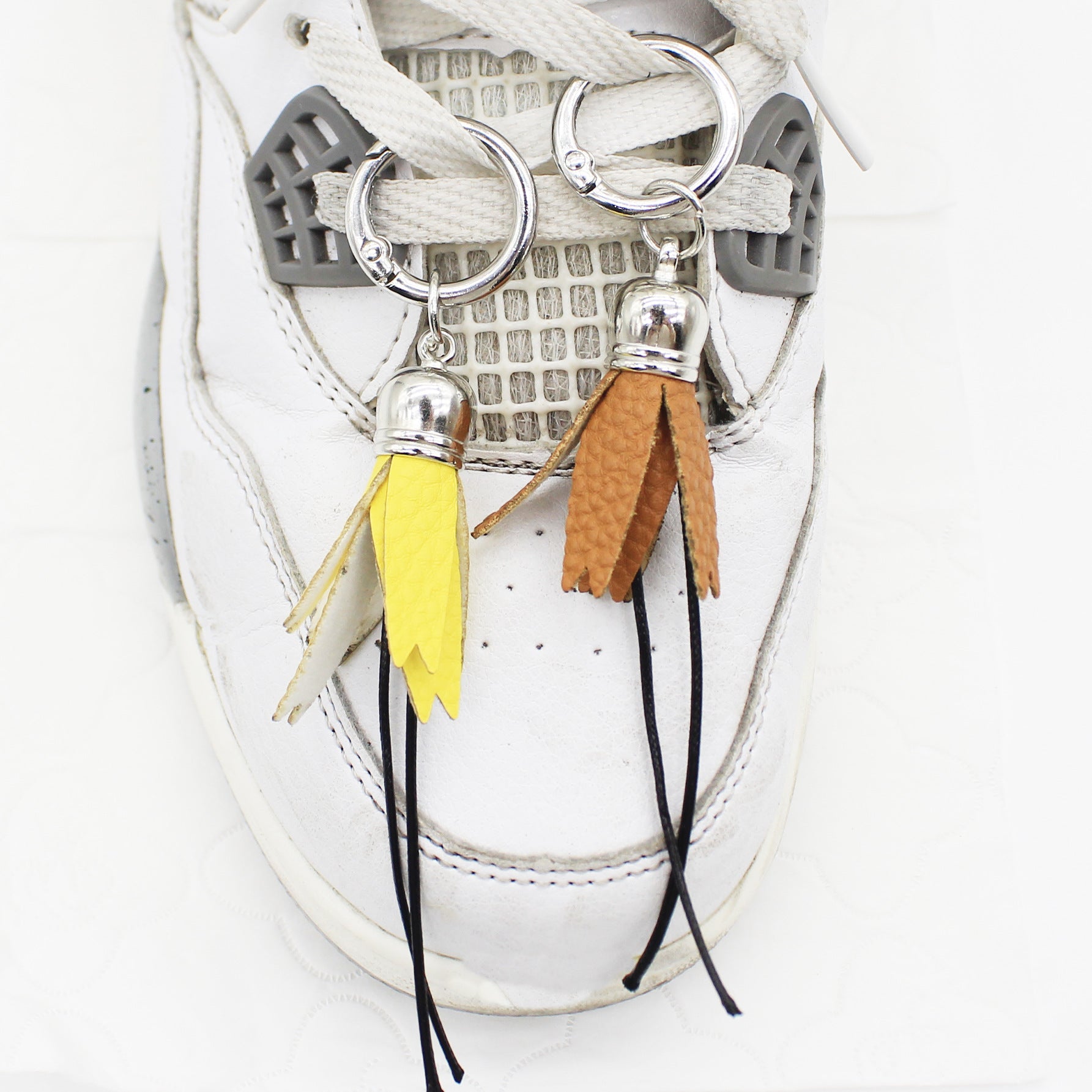 Wholesale Simple pu flower tassel shoe hanging jewelry pendant keychain mobile phone pendant