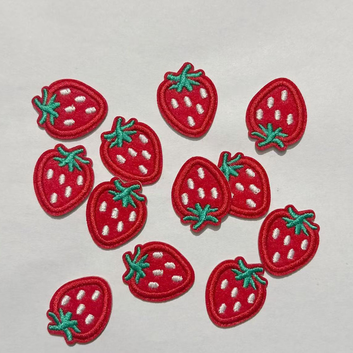 Wholesale 10pcs Hot melt adhesive self-adhesive small cute red strawberry clothing patch