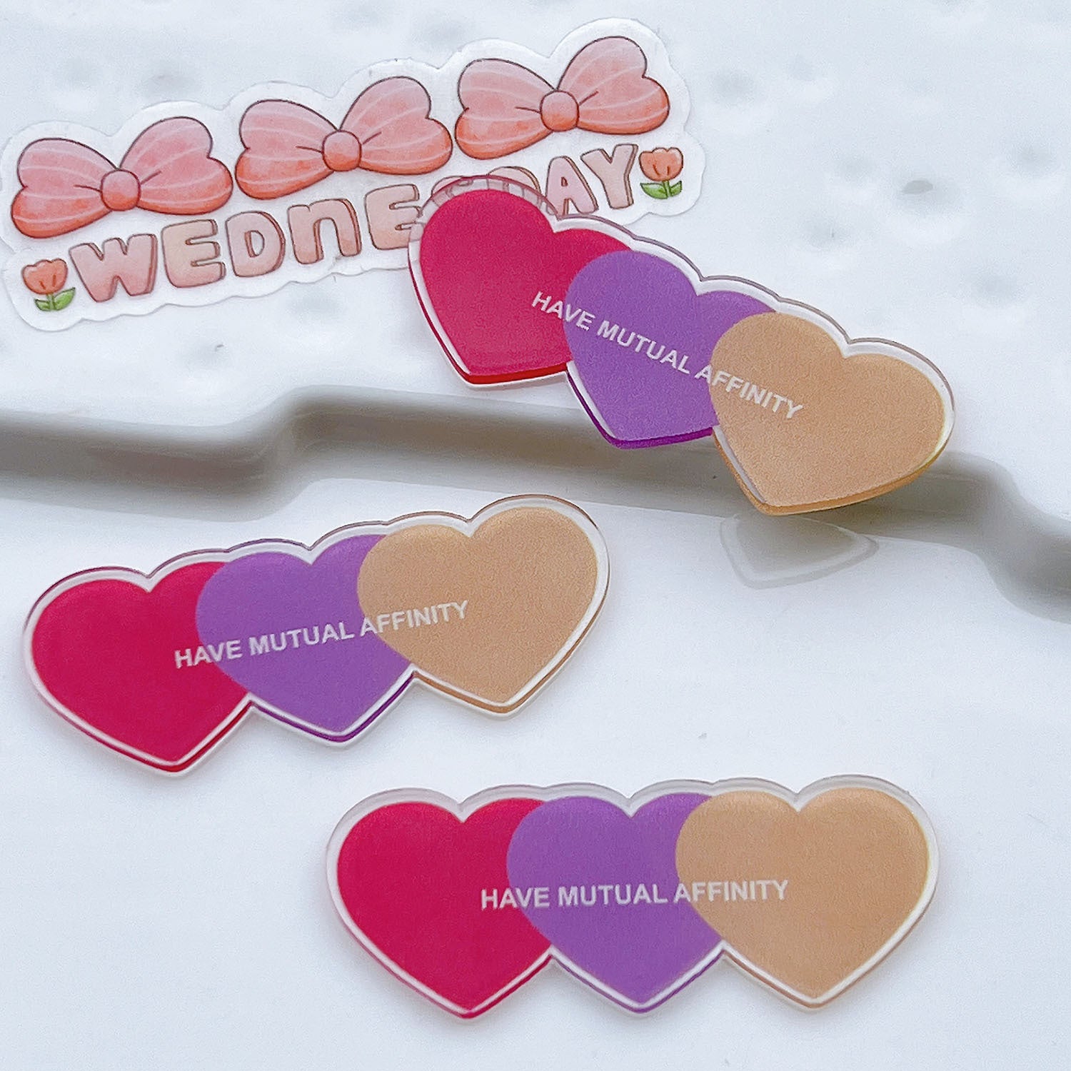 Wholesale 5pcs Acrylic Three Hearts Accessories FlatBack
