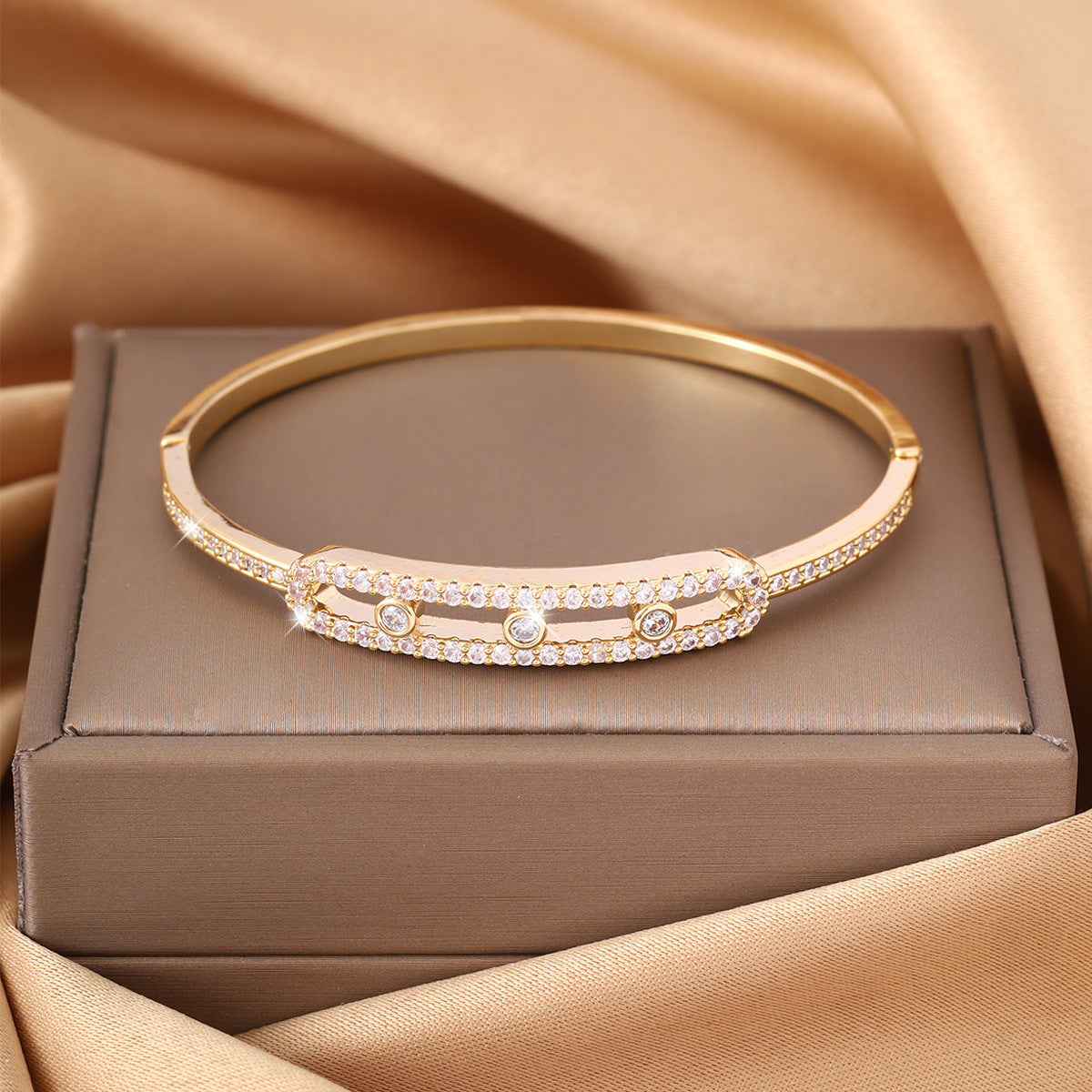 Wholesale Nail copper micro inlaid zircon open bracelet