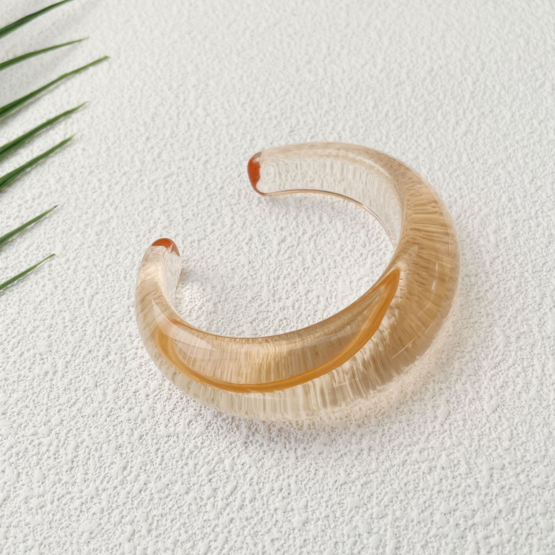 Wholesale Wide Circular Colorful Jelly Colored Dynamic Acrylic Resin Eco-friendly Bracelet