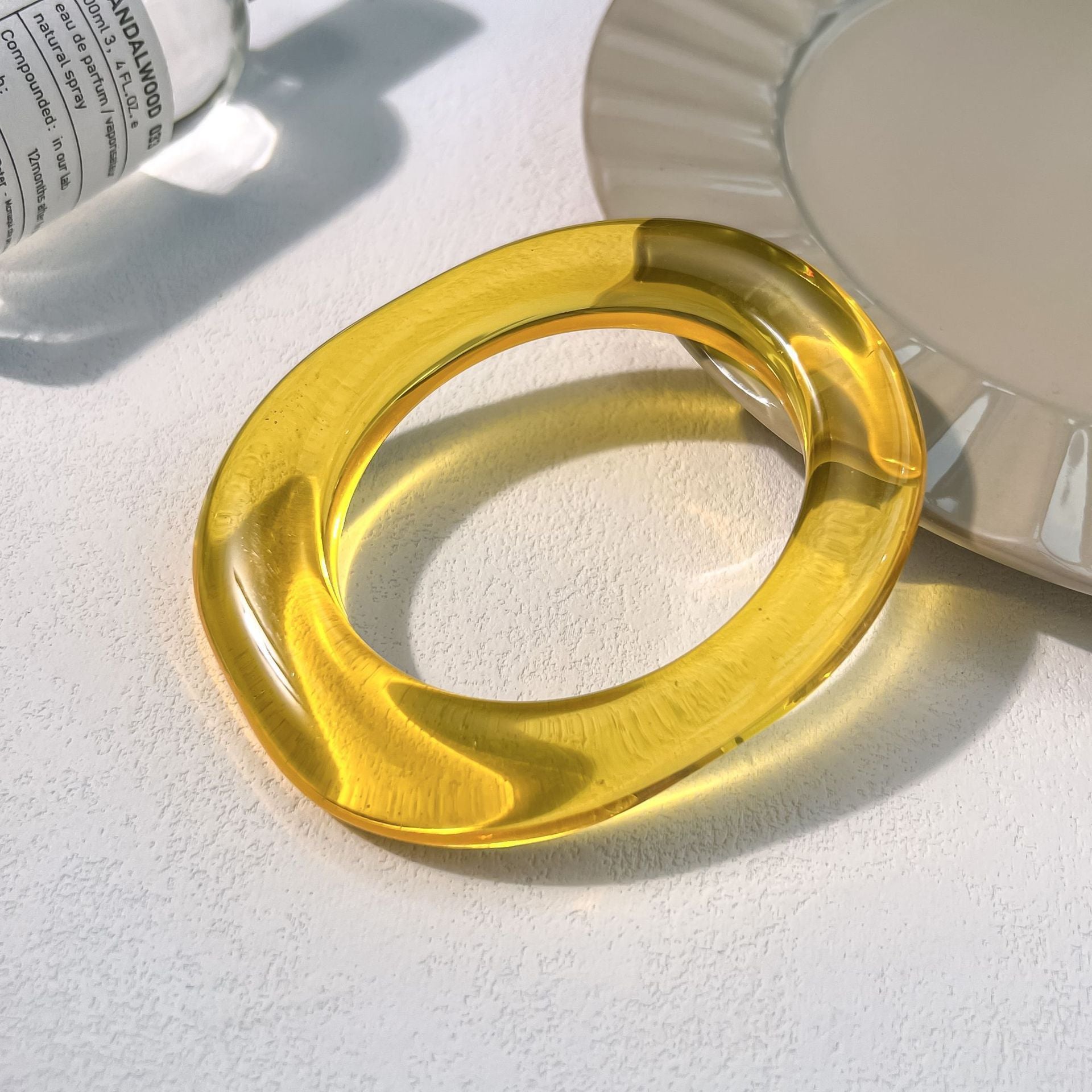 Wholesale Resin oval transparent bracelet Exaggerated design personality translucent oval fashionable bracelet