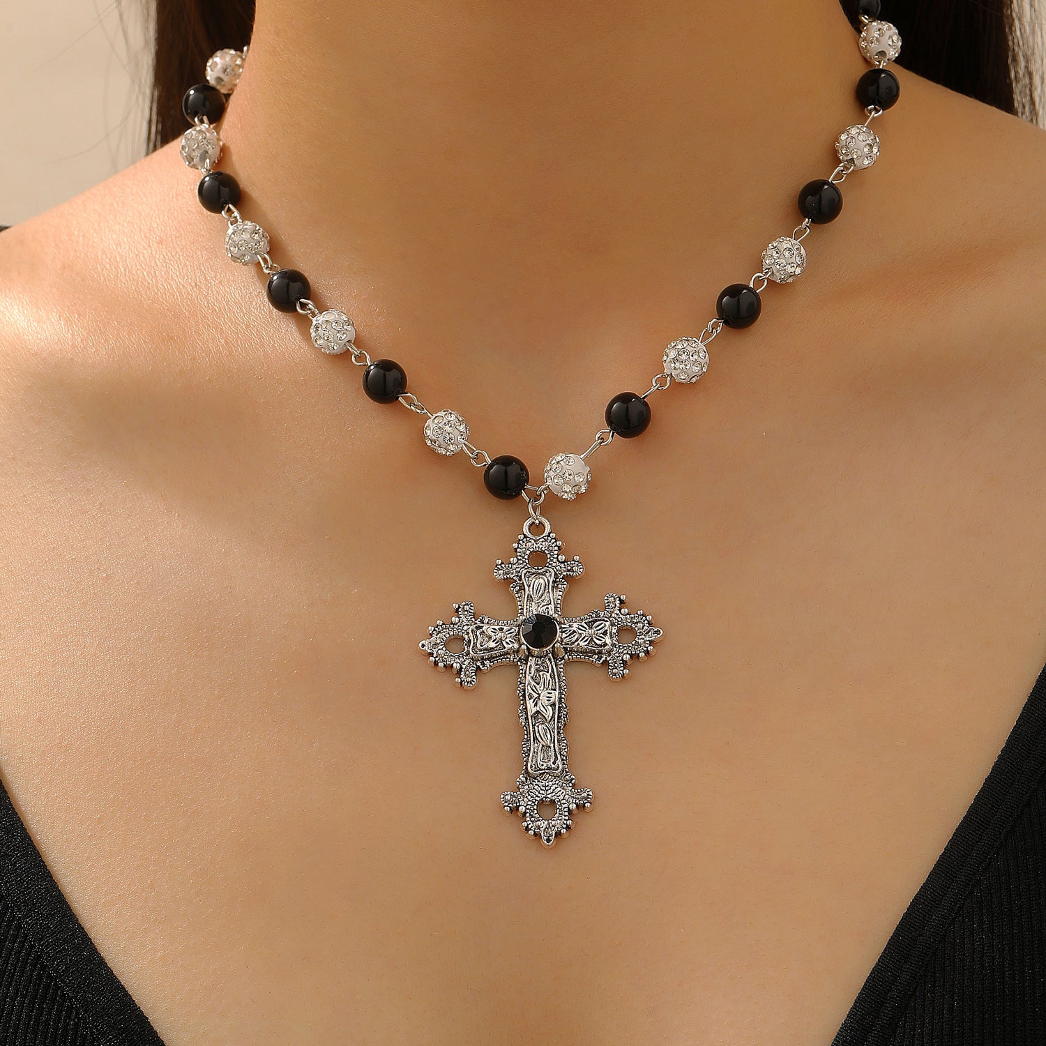 Wholesale Zinc Alloy Gothic Cross Pendant Necklace Punk  Design Electroplated Finish Fashion Jewelry Gift For Women