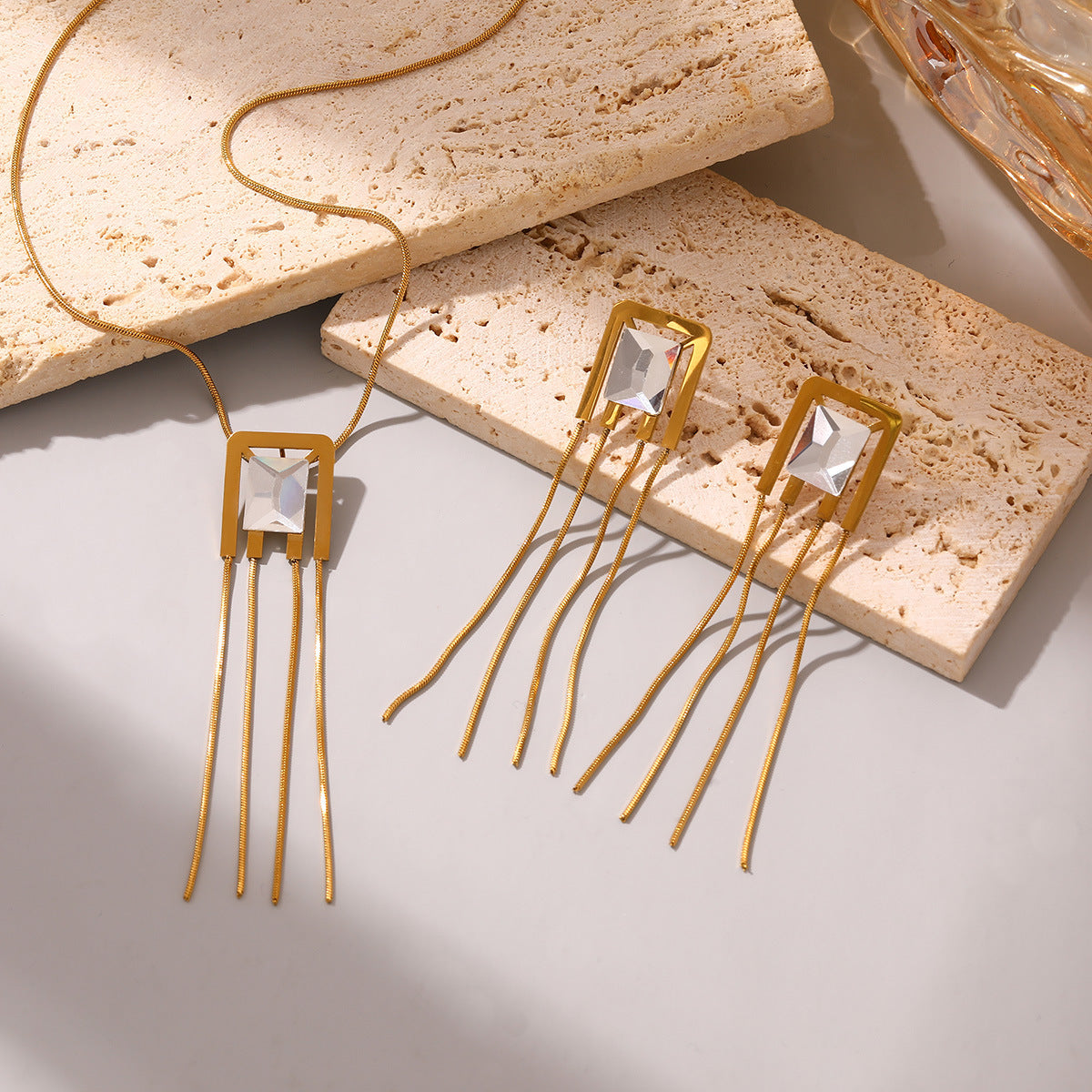 Wholesale Stainless steel jewelry set for women: earrings and necklace