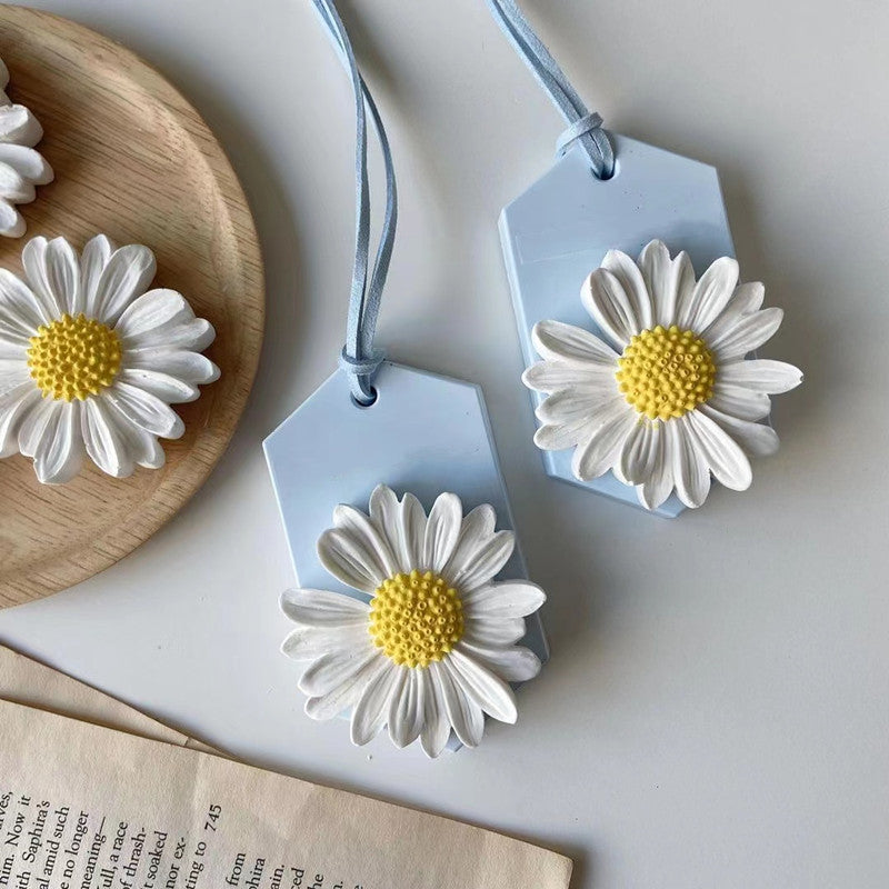 Wholesale Daisy Car Expanded Fragrant Stone Pendant