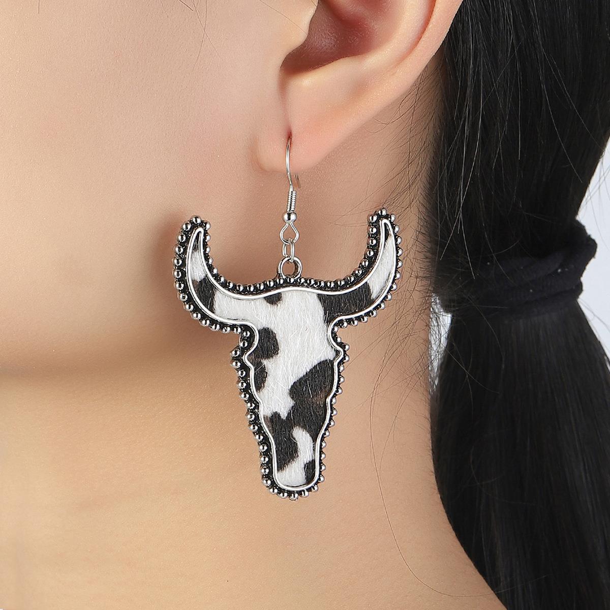 Wholesale Vintage Western Style Plush Bull Head Leopard Sticker Leather Metal Alloy Earrings