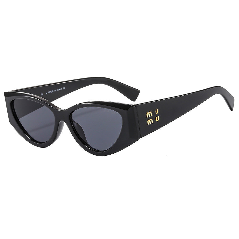 Wholesale Fashion men' s and women' s sunglasses personalized all-matching glasses