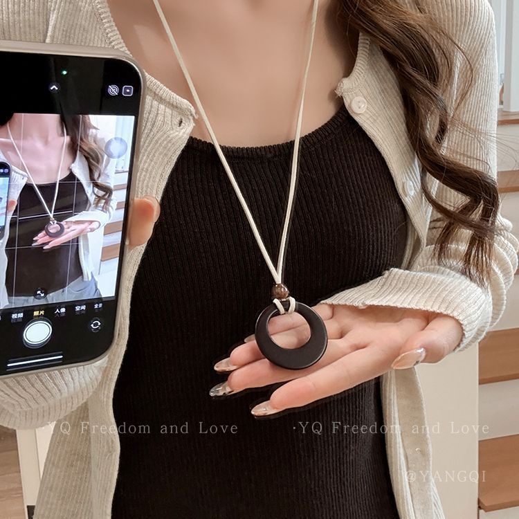 Wholesale Irregular circular pendant with adjustable long necklace