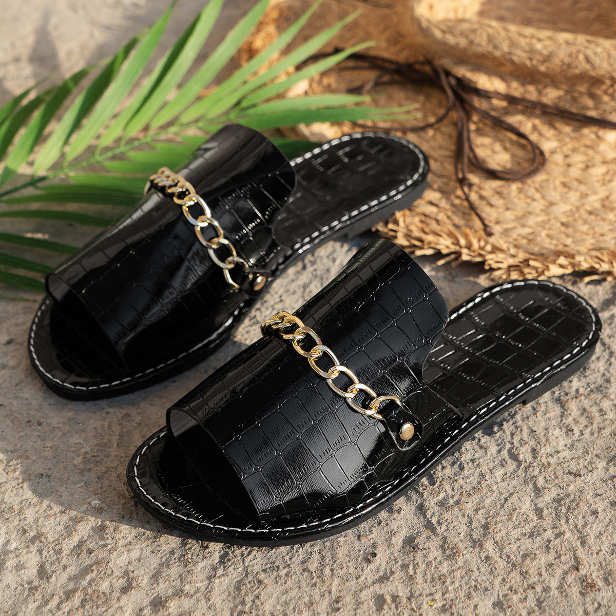 Wholesale large size women's ladies wear metal buckle women's slippers