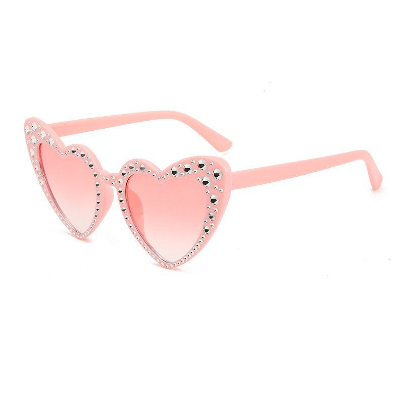 Wholesale Retro trendy large frame heart-shaped diamond-studded sunglasses