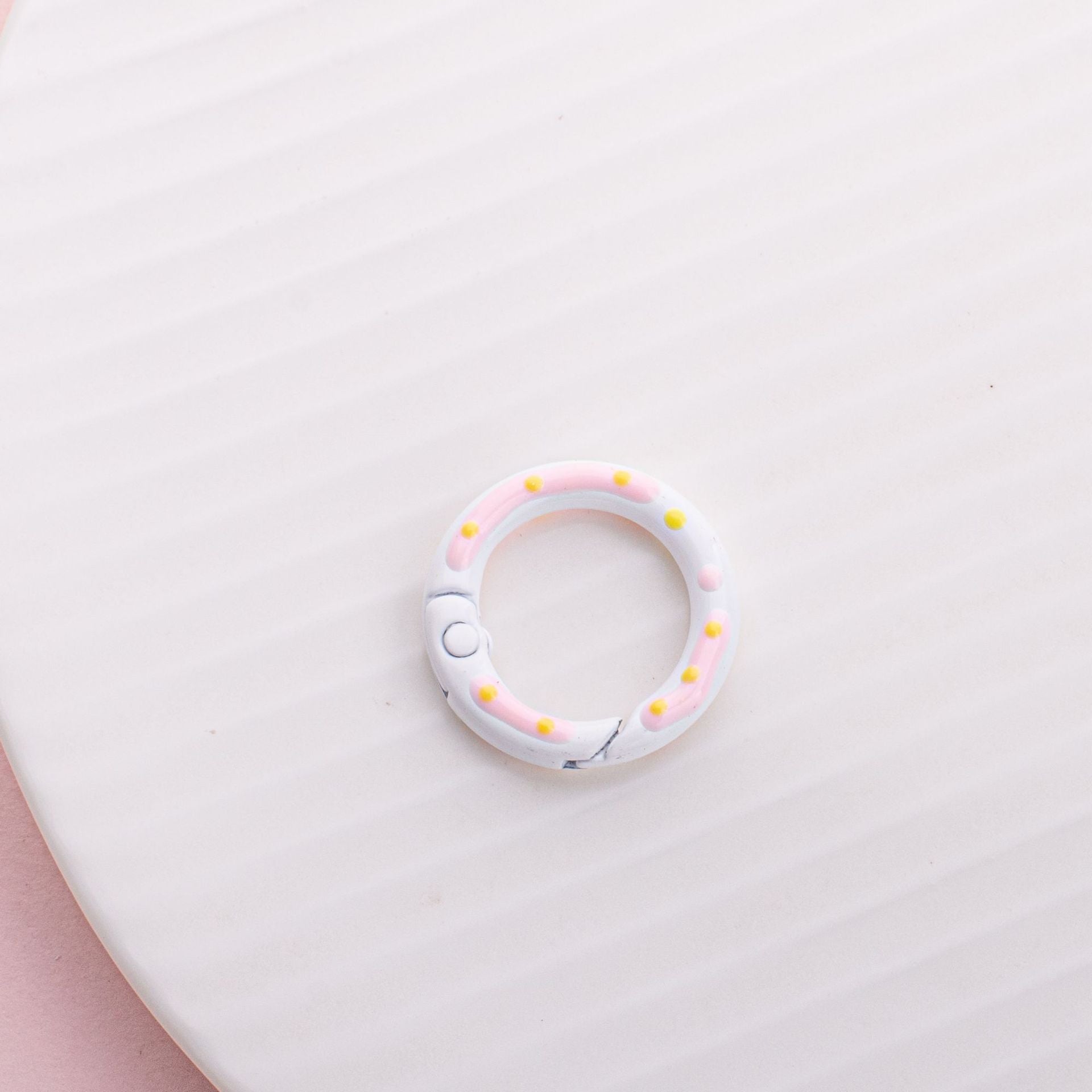 Wholesale Childlike Spring Buckle Double-sided Paint Hand-painted Colorful Polka Dot Round Alloy Keychain