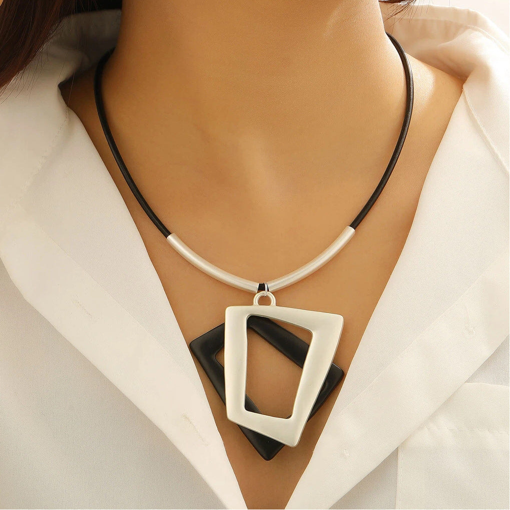 Wholesale Retro Geometric Gold Tone Alloy Earrings And Necklace Set Boho Party Jewelry For Women Gift Boutique Resale