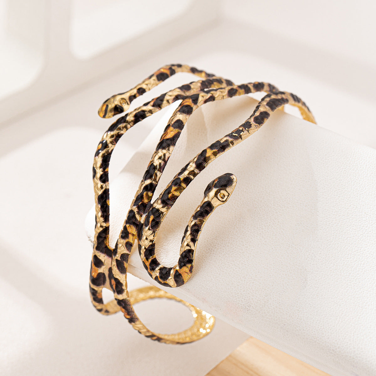 Wholesale Metal Leopard Irregular Snake Arm Ring ultiple Occasions
