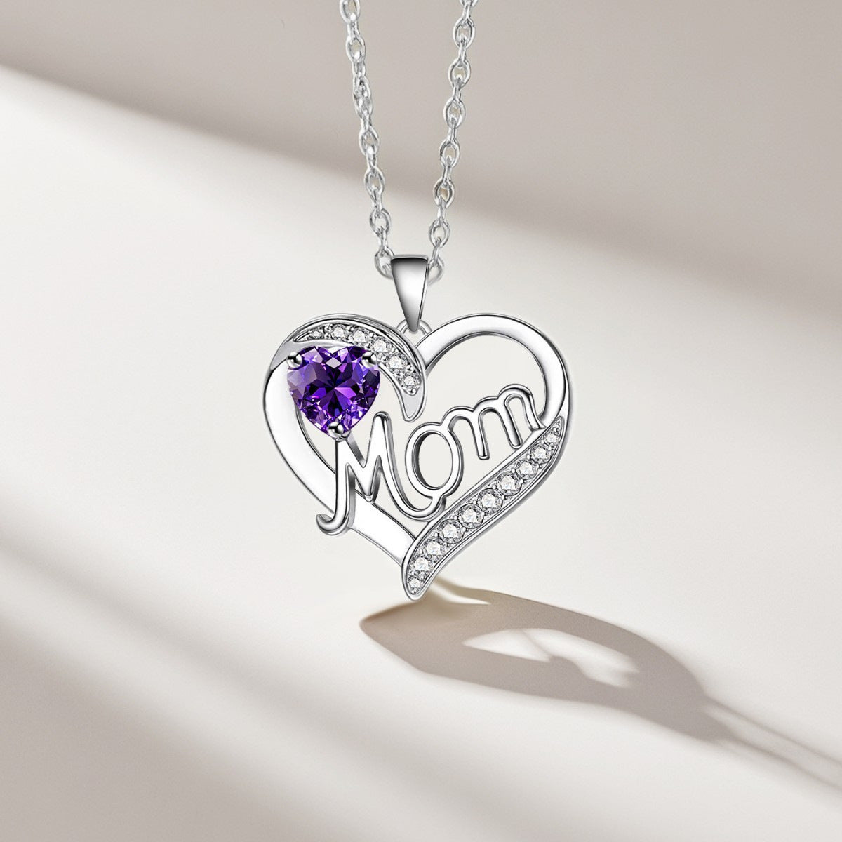 Wholesale Mother's Day gift heart-shaped letter ' MoM'  necklace jewelry