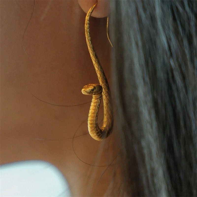Wholesale Zinc Alloy Gold Electroplated Snake Ear Cuffs For Women Party Gift Fashion Accessory