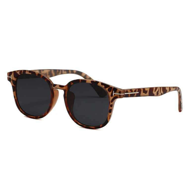 Wholesale Fashionable retro sunglasses for women