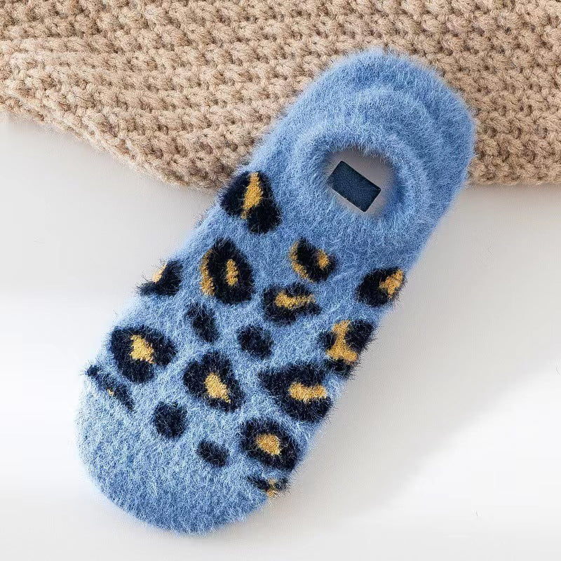 Wholesale Mink Fleece Thickened Boat Socks for Women in Autumn and Winter with Leopard Pattern