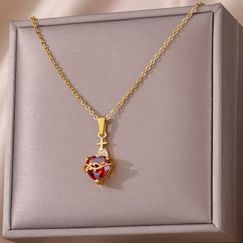 Wholesale Gold Heart Pendant Stainless Steel Luxury Necklaces