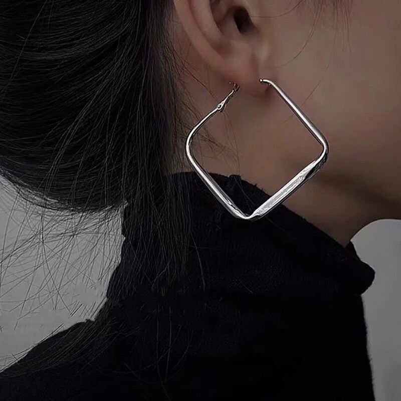 Wholesale Trendy Gold Hoop Earrings Women Chic Geometric Design Fashion Accessory Gift Boutique Resale