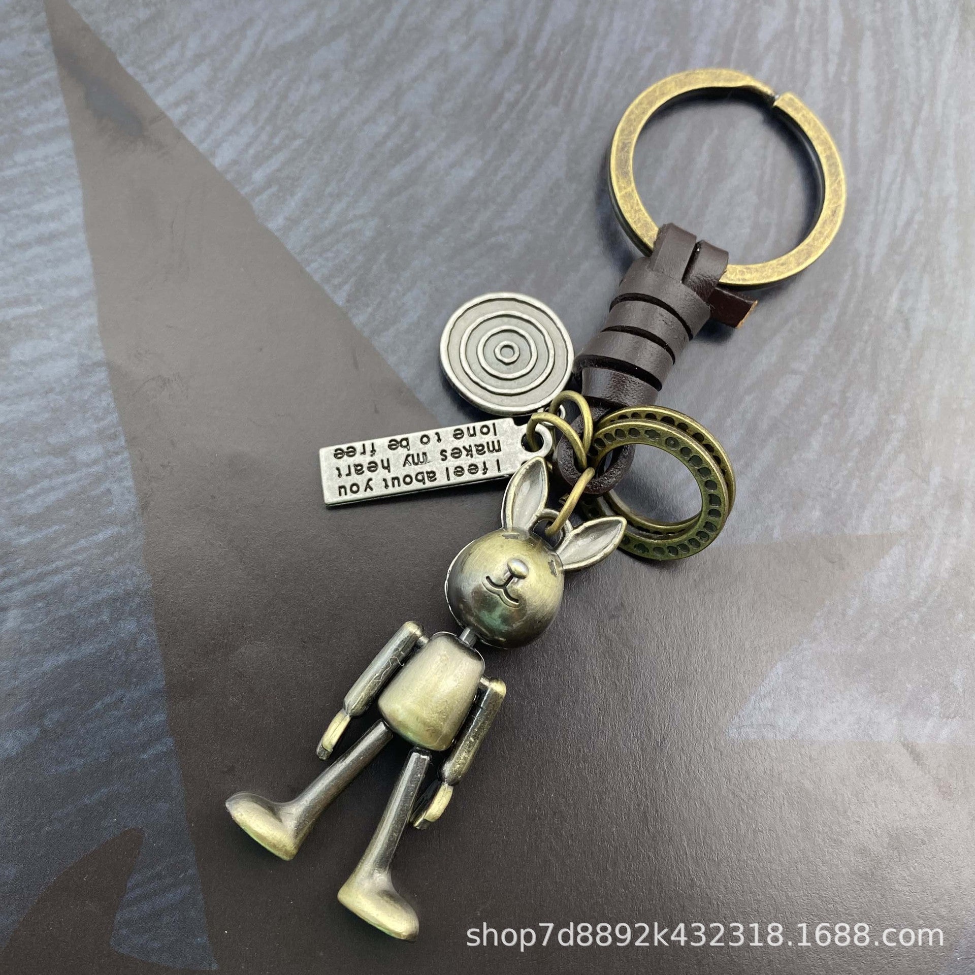 Wholesale Vintage hand-woven movable rabbit keychain