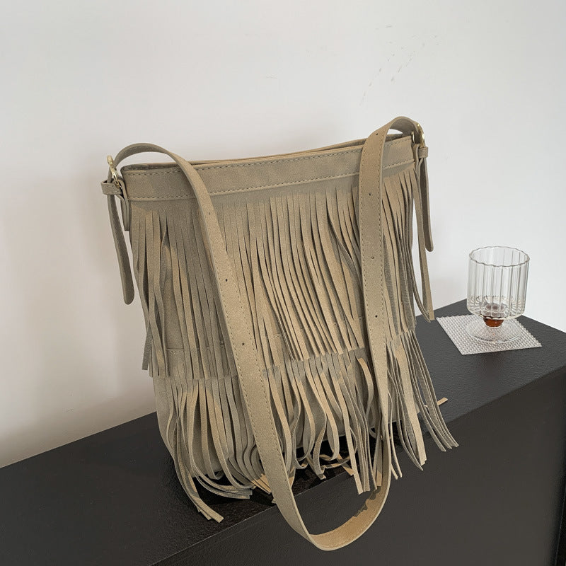 Wholesale 2023 Autumn PU Shoulder Crossbody Bag Tassel Bucket Bag