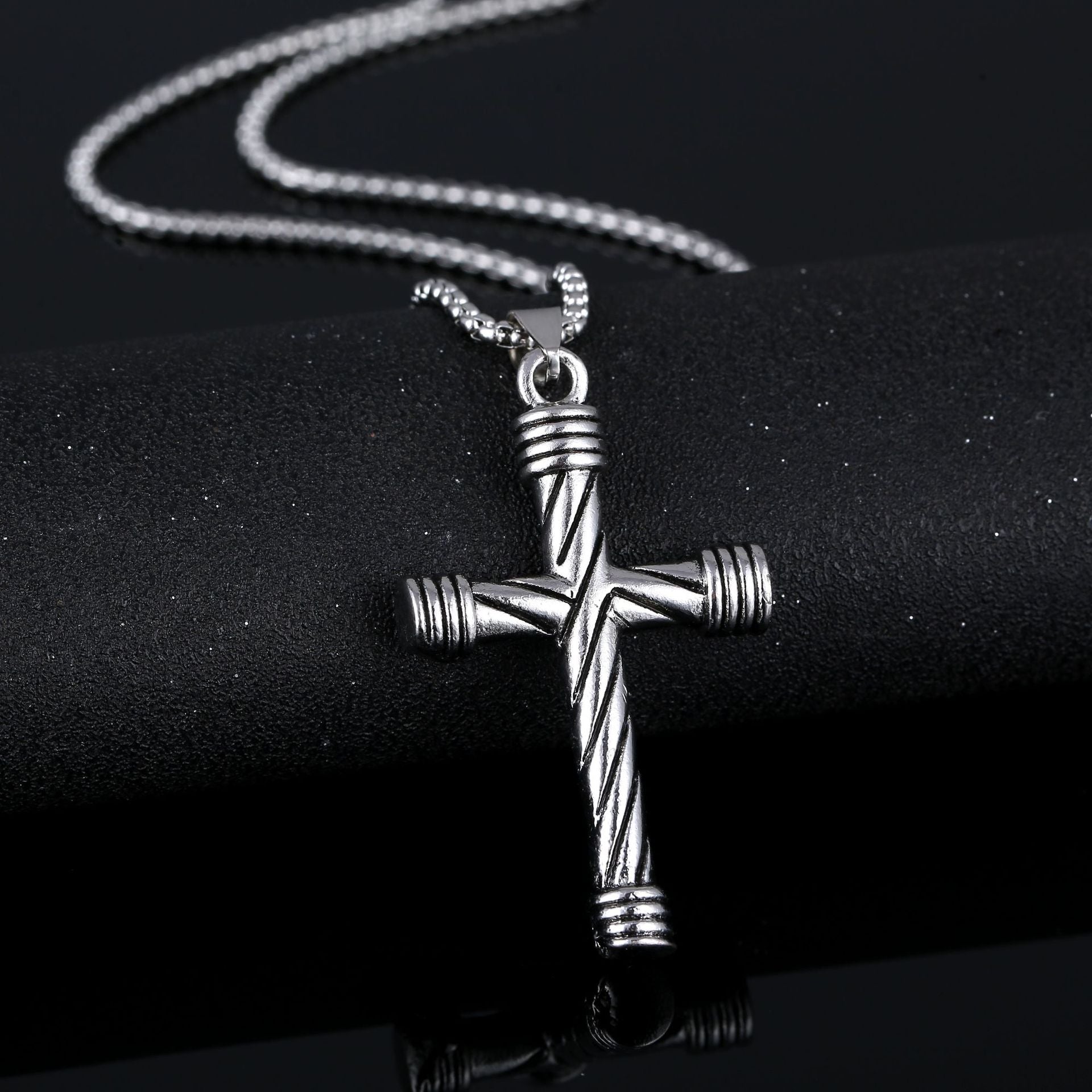 Wholesale  necklace men's Joker cross sweater chain net red new fashion accessories titanium steel necklace
