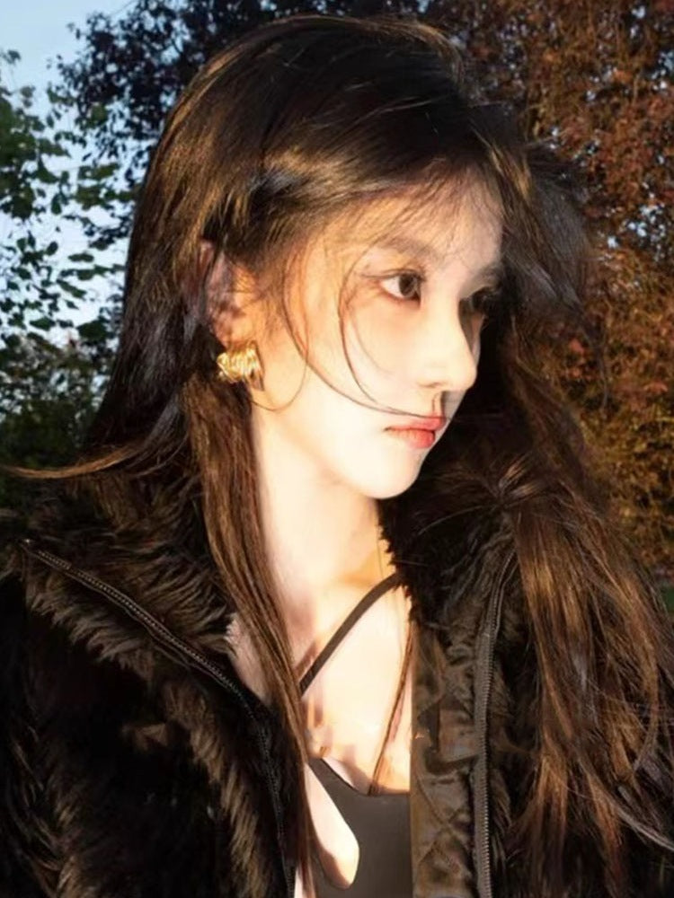 Wholesale Gold-plated hollow winding C-shaped circle retro high-end Earrings