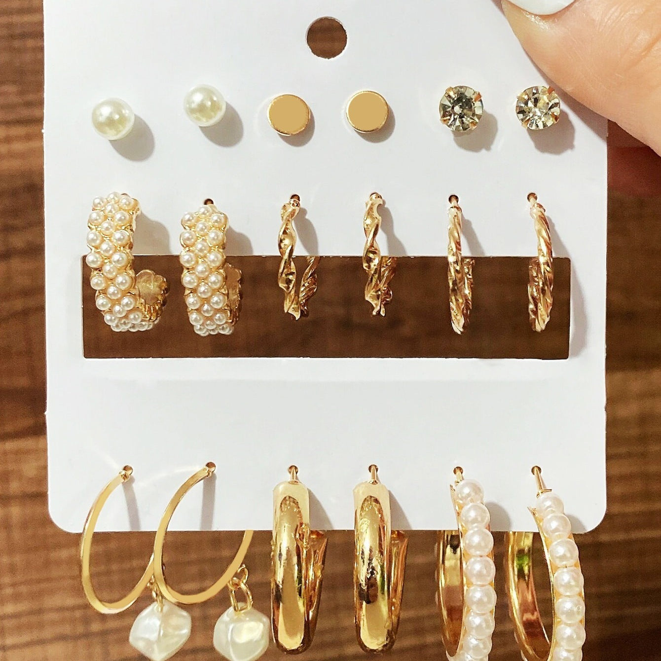 Wholesale Earrings Inlaid with Pearls Women' s Earrings Set