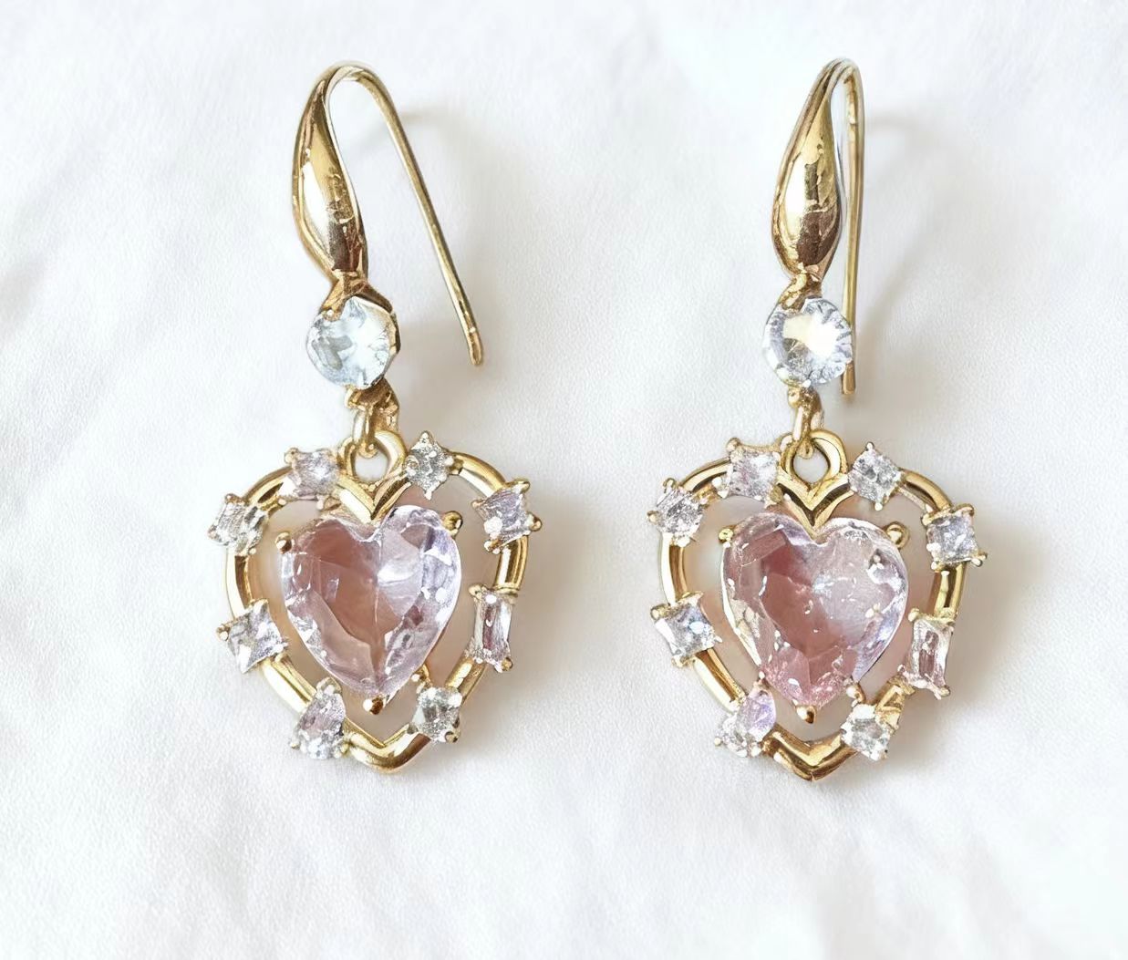 Wholesale Heart shaped copper plated platinum zircon Valentine's Day Blingbling Earrings