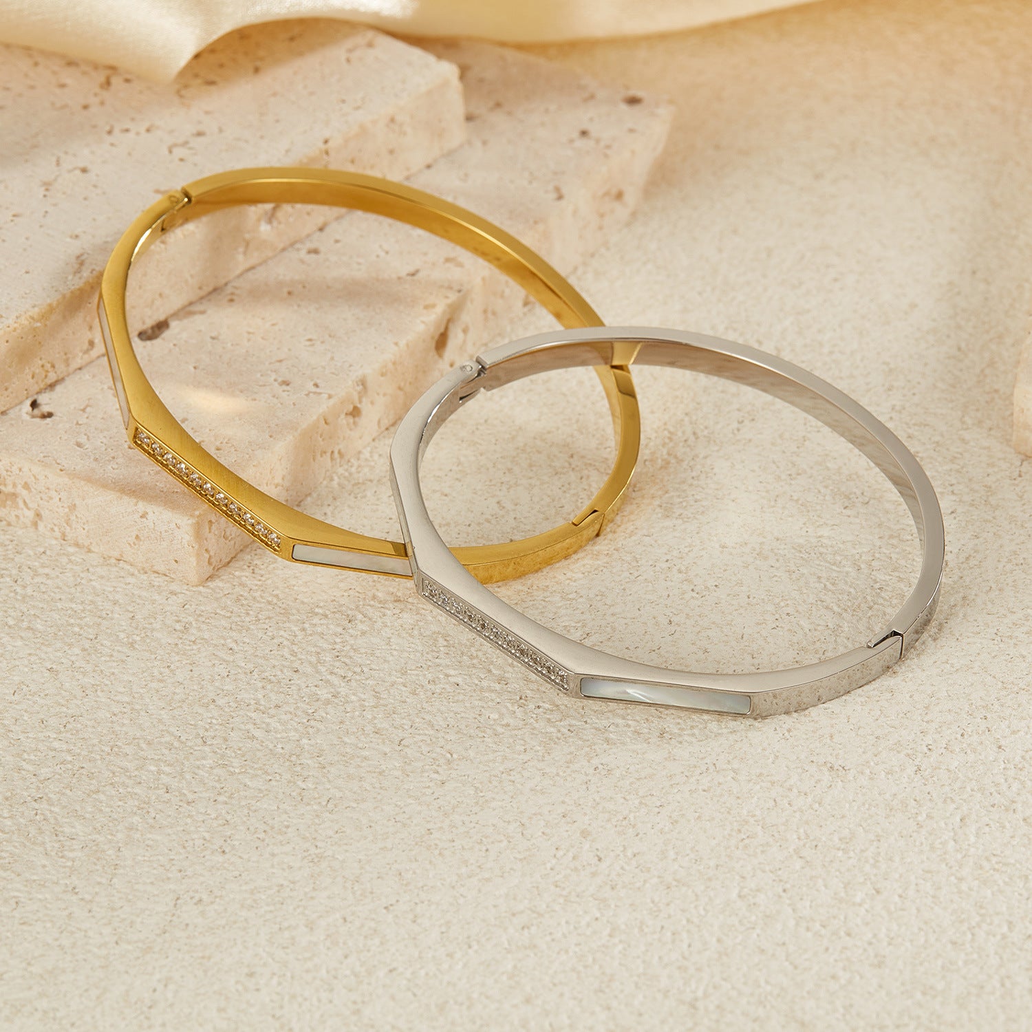 Wholesale Vintage gold-plated titanium steel bracelet