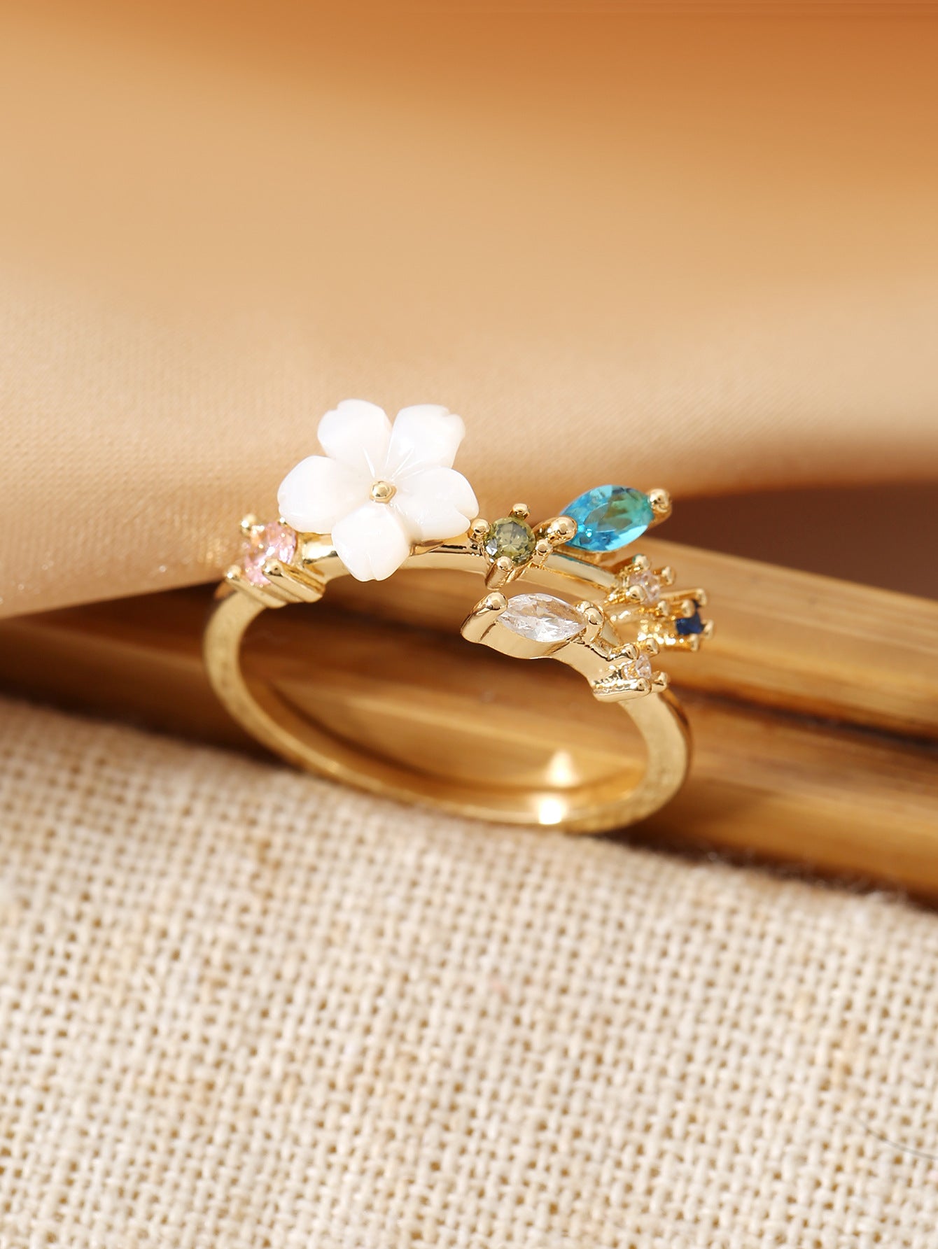 Wholesale Flower Open Ring for Women with Micro-Set Zircon