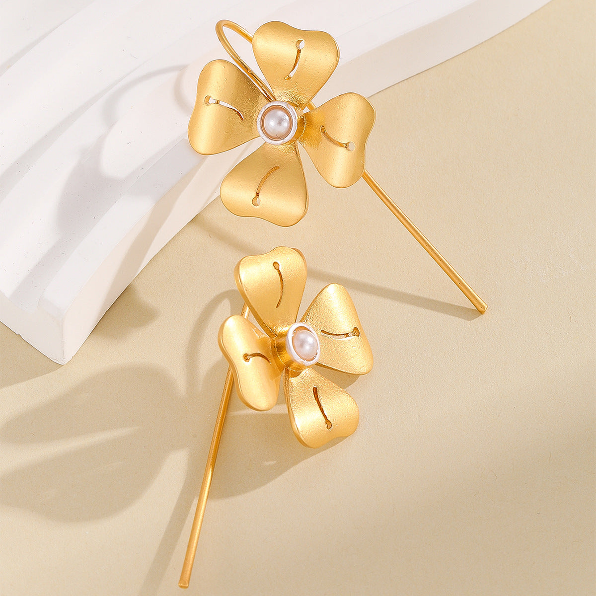 Wholesale Gold Petal Alloy Earrings