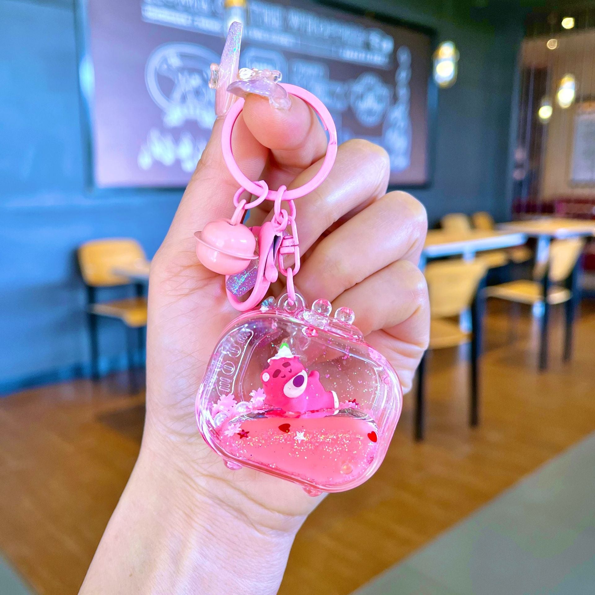Wholesale Oil filled pink strawberry bear quicksand Keychains