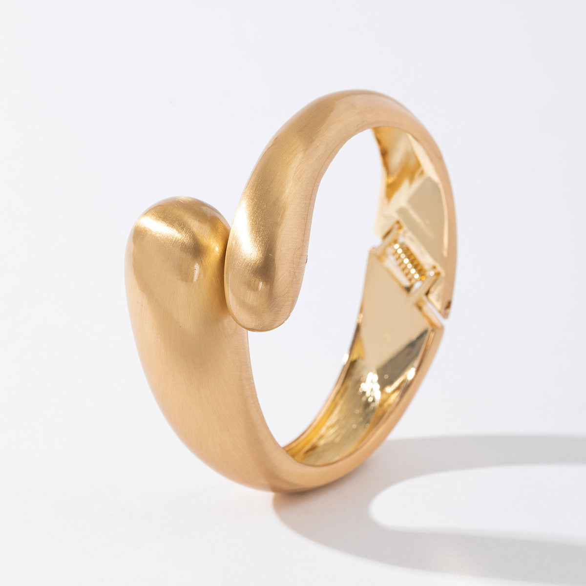 Wholesale Smooth personalized bracelet alloy electroplating open bracelet