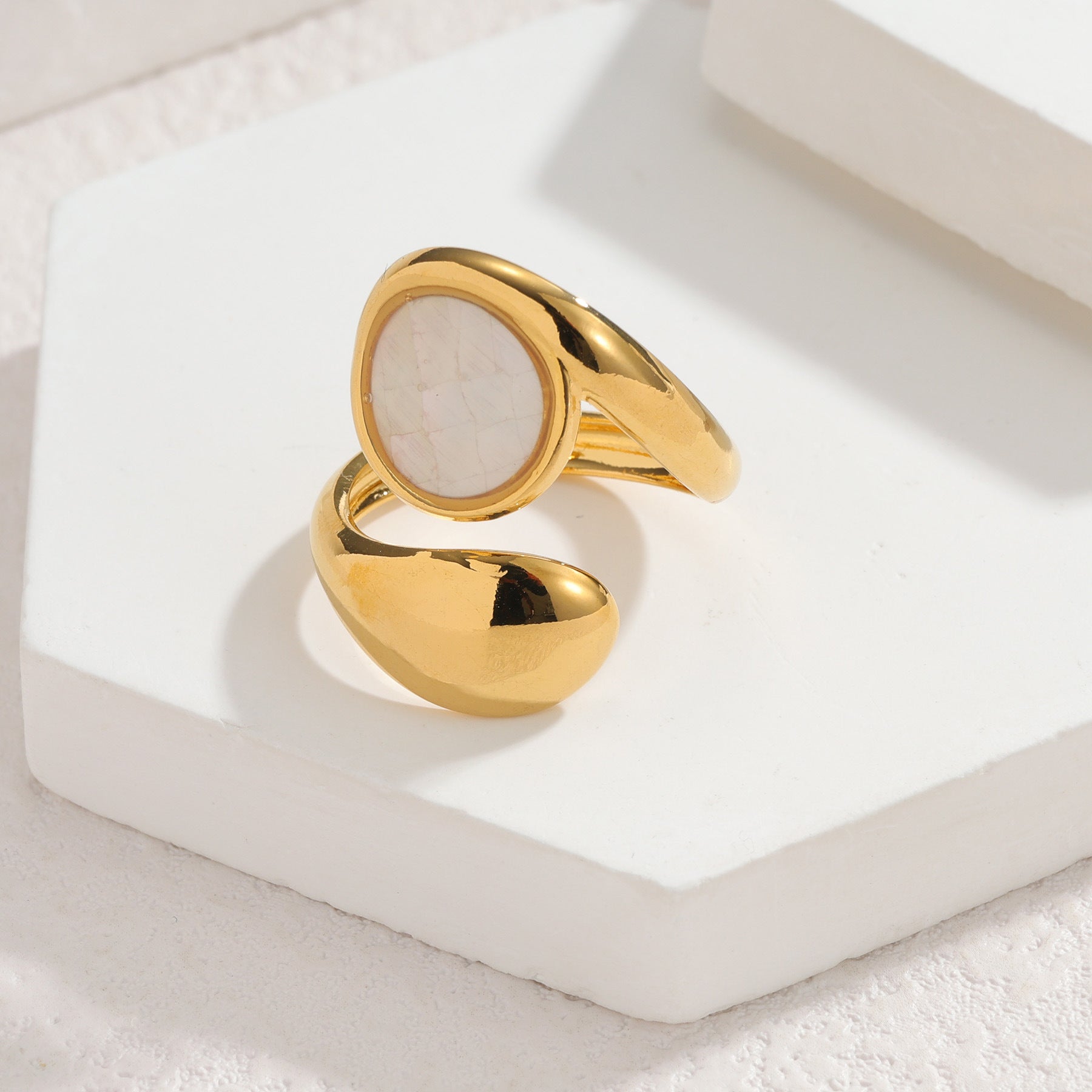 Wholesale French Retro Irregular Geometric Shell Inlay Ring For Women Trendy Stainless Steel Finger Ring Boutique Resale Accessory Gift