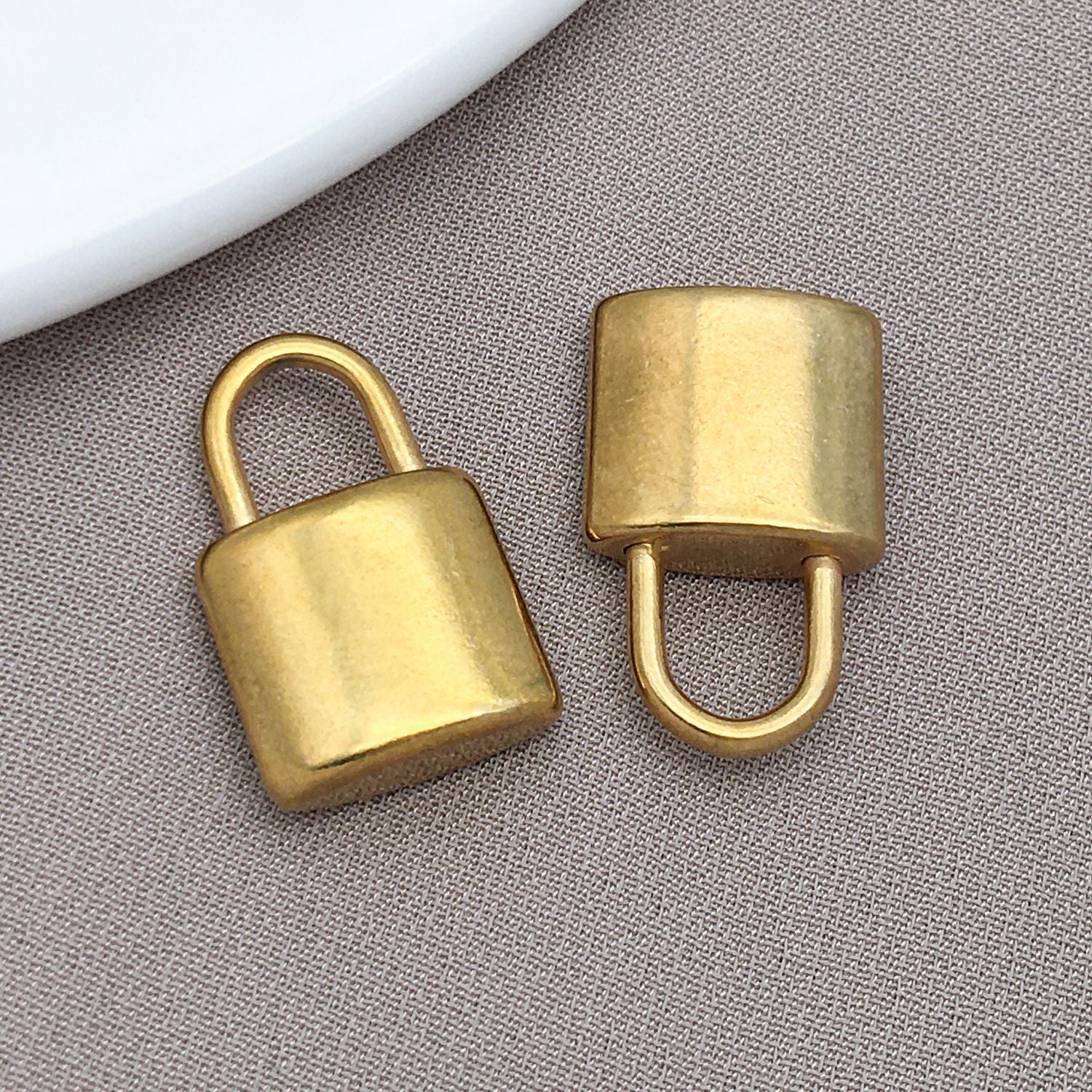 Wholesale Smooth Love Key Love Lock Stainless Steel Pendant