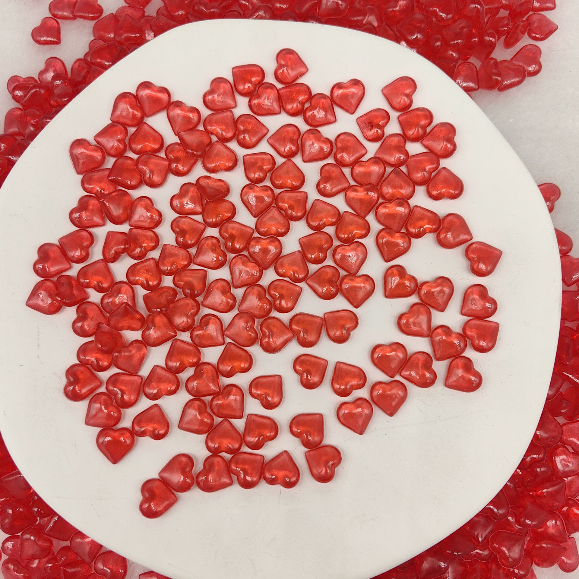 Wholesale 500pcs acrylic smooth 10mm red love Valentine' s Day wedding decoration