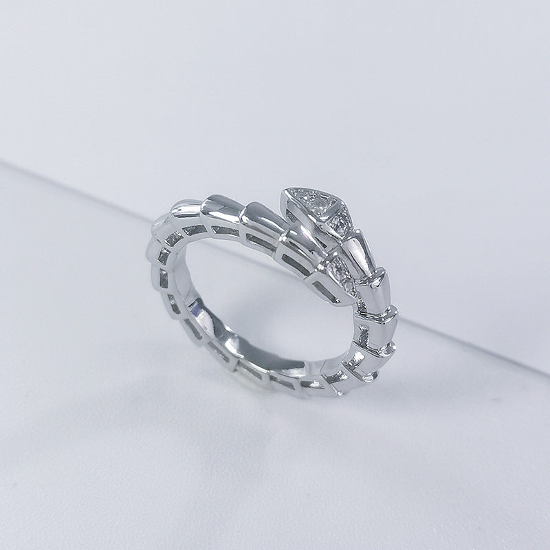 Wholesale Electroplated full diamond V shaped snake bone ring open ring