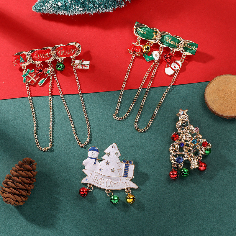 Wholesale Christmas Themed Alloy Brooch Pin Santa Snowman Elk Design Party Gift Accessory