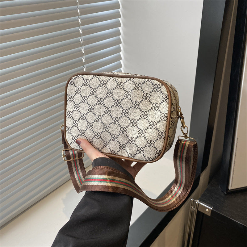 Wholesale Trendy Simple Casual Crossbody Shoulder Bag