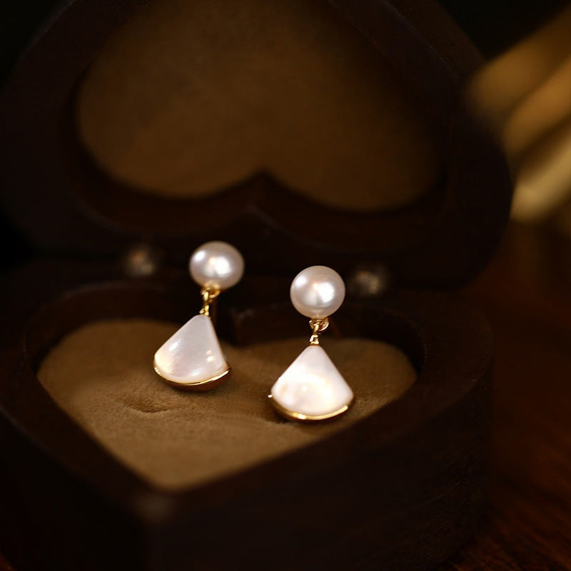 Wholesale pearl earrings niche fashion simple earrings