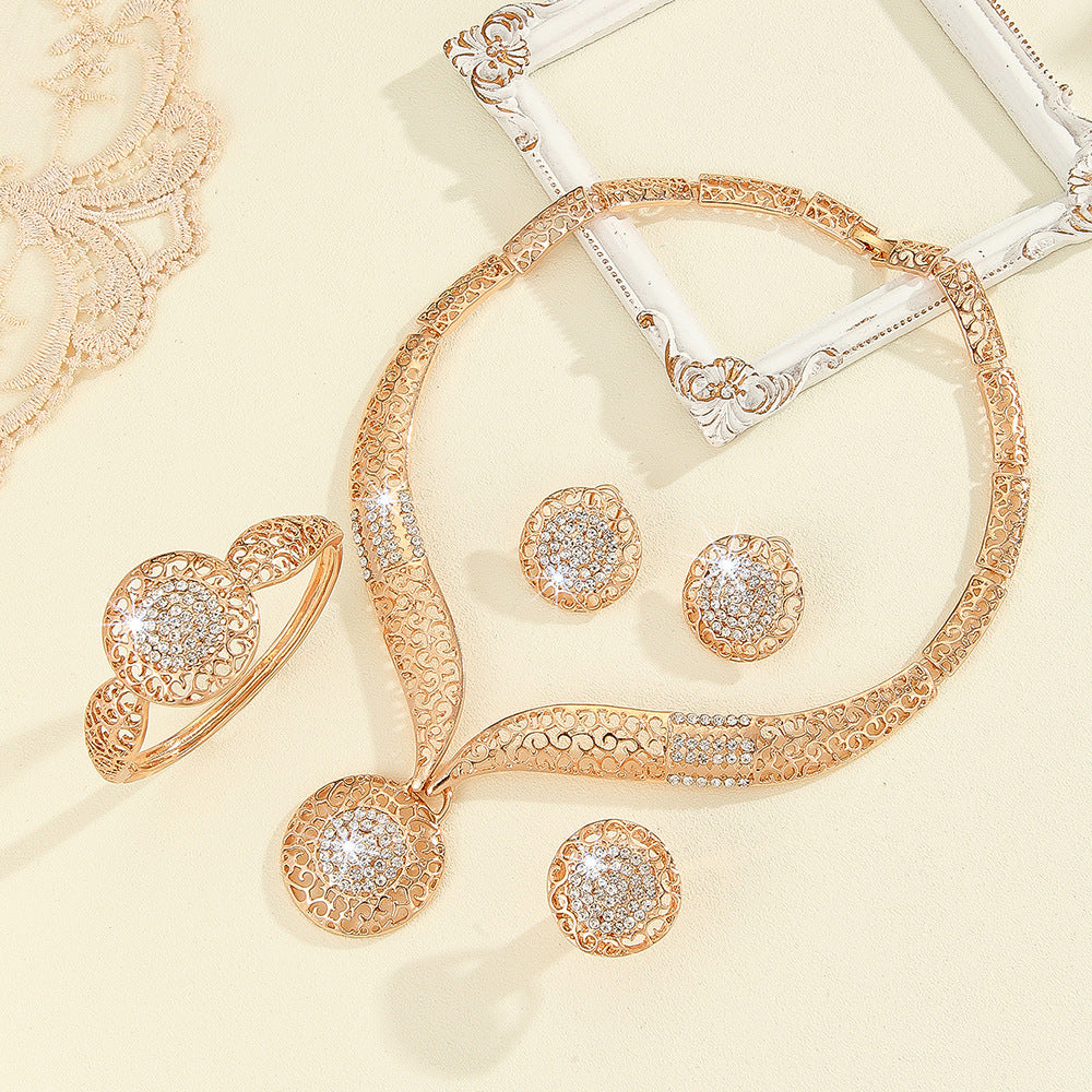 Wholesale  Exaggerated Personality Fashion Earrings Necklace and Bracelet Set for Women