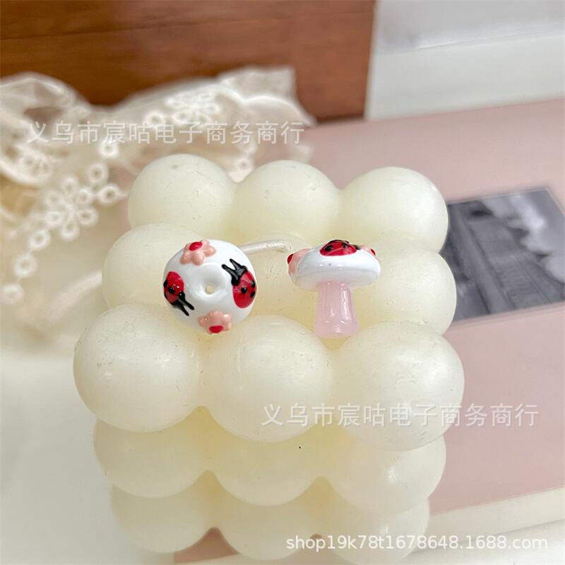Wholesale 10pcs Glassy mushroom-shaped long-handled contrasting-color beads