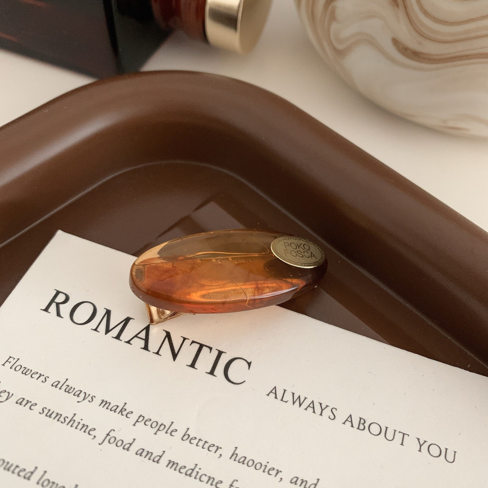 Wholesale Oval Amber Acetate Hair Clips