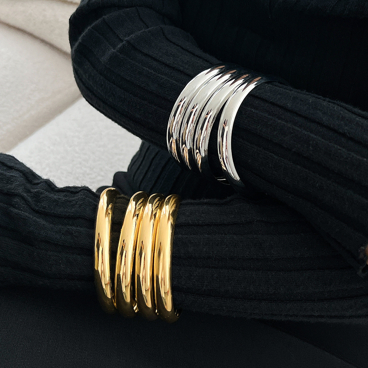 Wholesale Retro Niche Glow Bracelet suit Exaggerated Snakeskin Thread Hand Jewelry