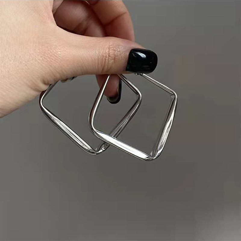 Wholesale Trendy Gold Hoop Earrings Women Chic Geometric Design Fashion Accessory Gift Boutique Resale