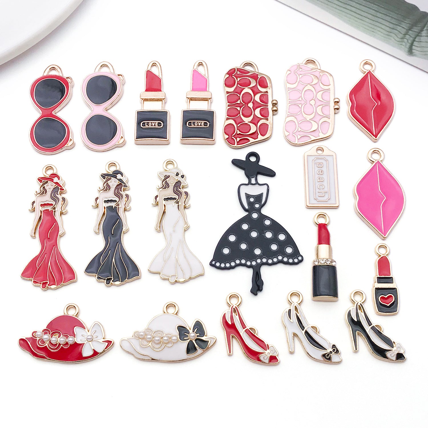 Wholesale Chic Lipstick High Heel Zinc Alloy Pendants Electroplated Oil Drip Charms For DIY Jewelry Fashion Accessory Gift Resale